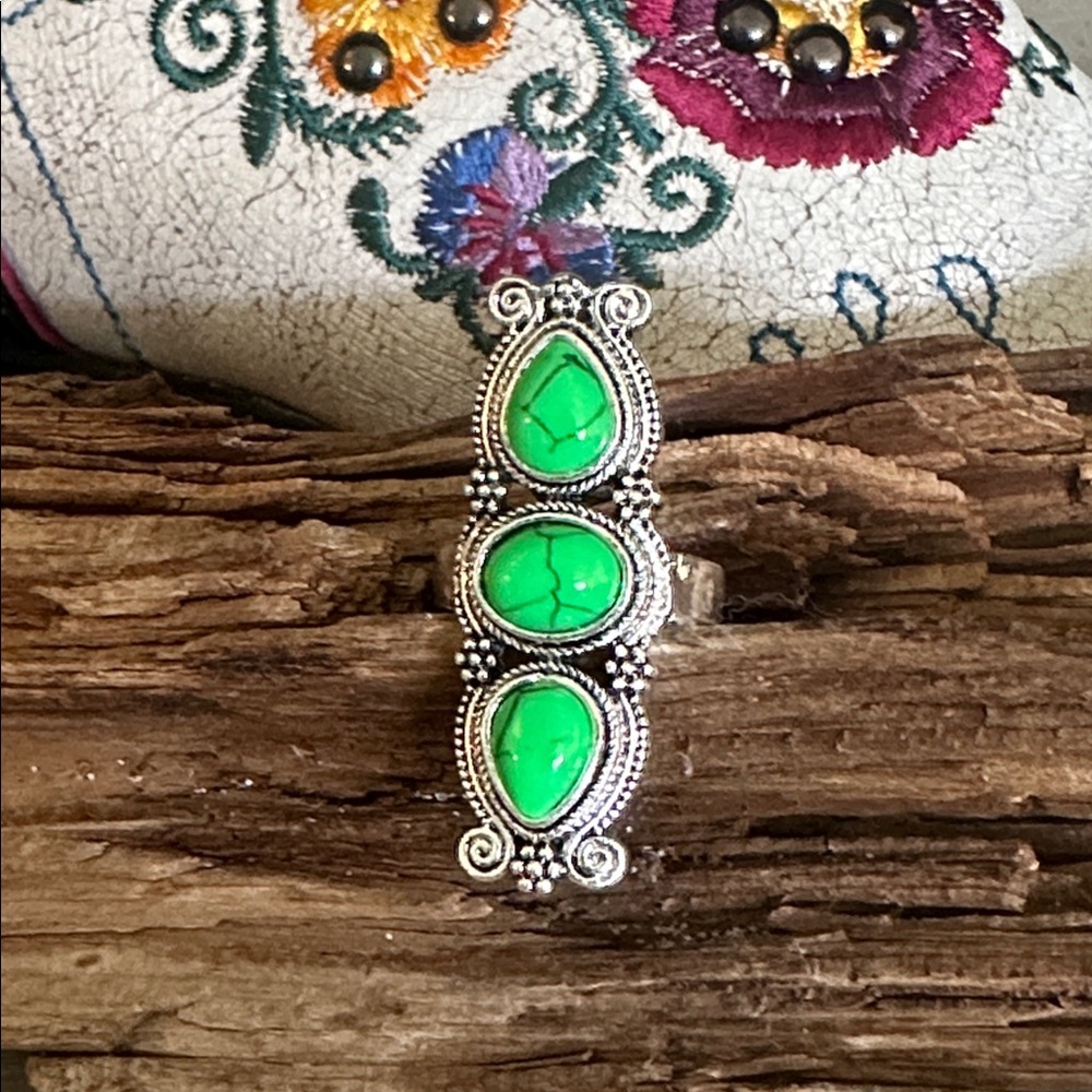 Silver Faux Green Turquoise Statement Ring Boho Western Style NWT 💚✨